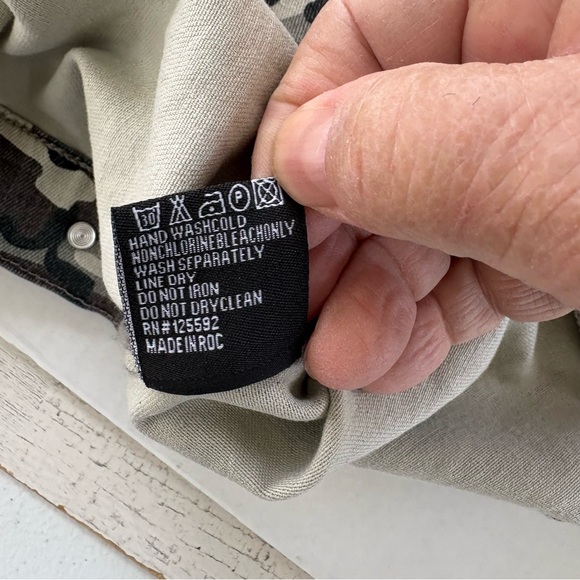 White Mark Women’s Plus Size Camo Button Down Jacket Size 3XL NWT - Picture 5 of 9